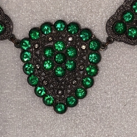 Emerald Green Rhinestone Filigree Vintage Necklace Christmas Party - Picture 9 of 16